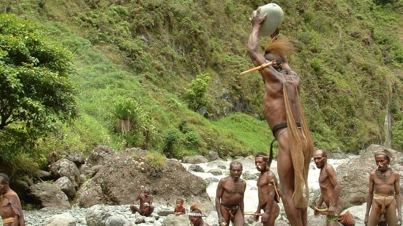 Papua : Korowai - Una, le chemin des pierres de hache
