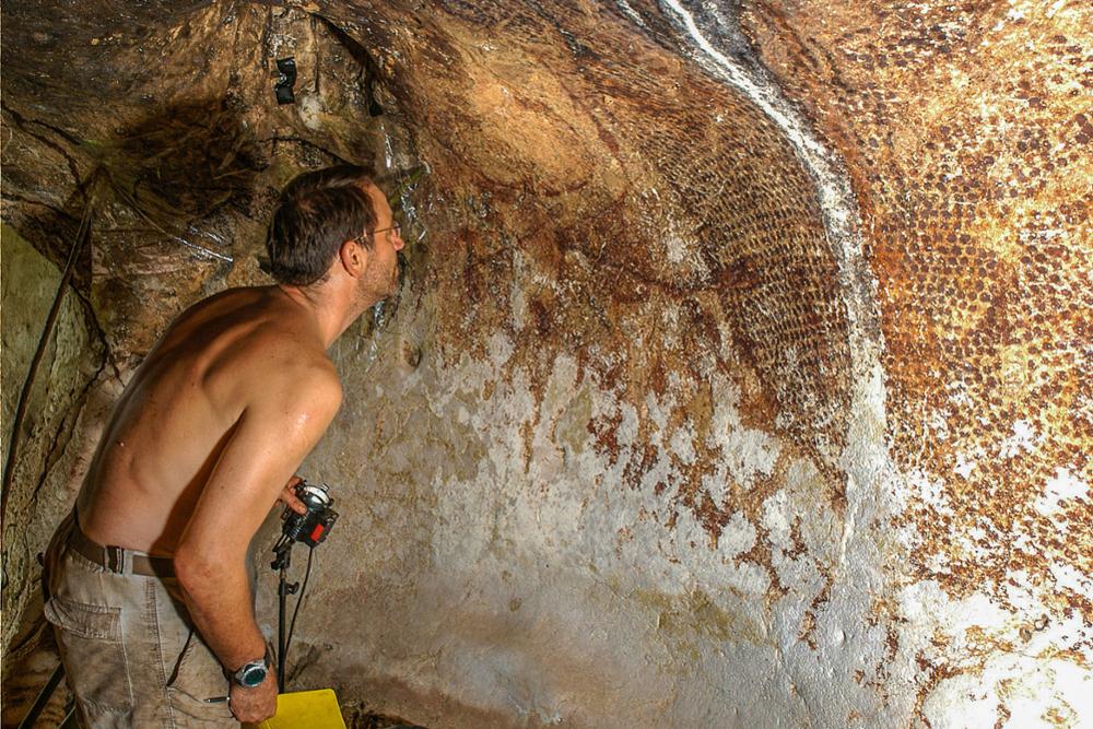 RENCONTRE AVEC LUC-HENRI FAGE (qui encadrera la circuit « La mémoire des grottes » du 27 avril au 14 mai 2024)