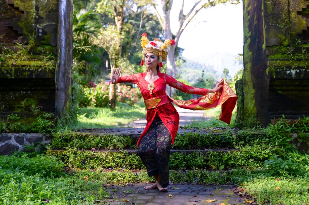 Les costumes traditionnels indonésiens