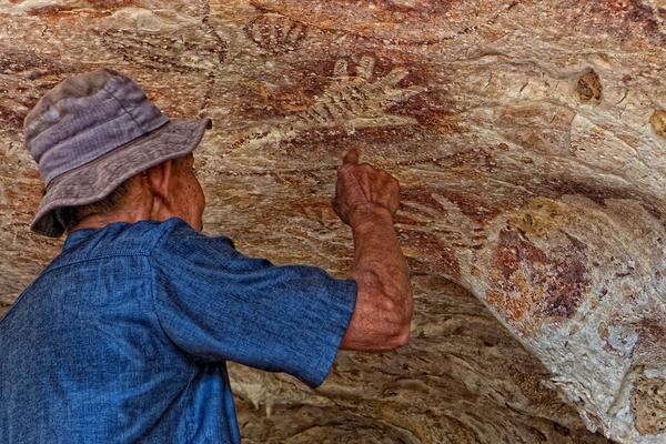 Peintures rupestres dans les grottes de Kalimantan-Est © Dominique Clarisse