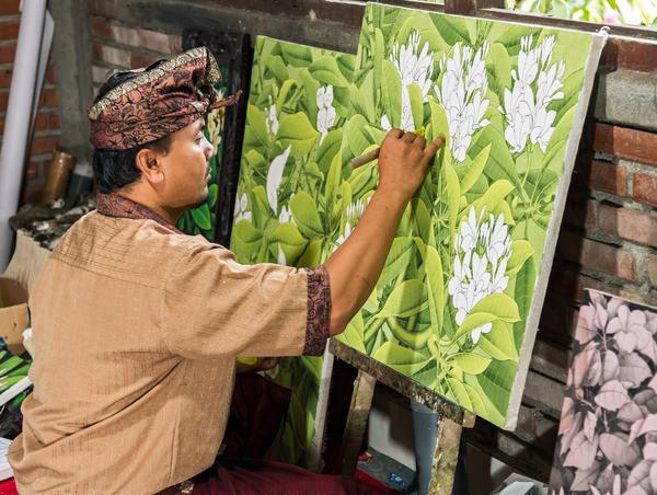 Artiste devant sa toile à Ubud, Bali, photo © Dima Fadeev via Shutterstock