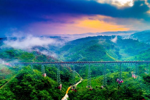 Pont de Likubang, photo © Akhmad Dody Firmansyah via Shutterstock